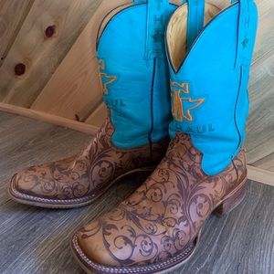 Tin haul boots